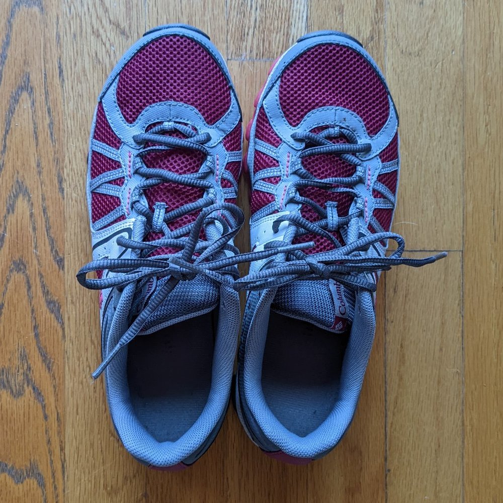 Columbia Gray/Raspberry Hiking Shoes